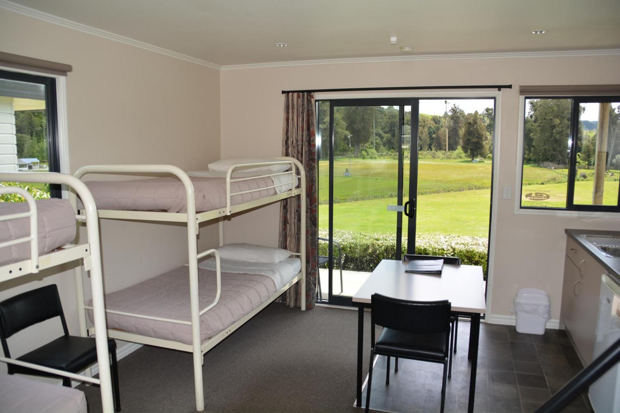 Waitomo Top 10 Holiday Park Ваітомо-Кейвс Номер фото