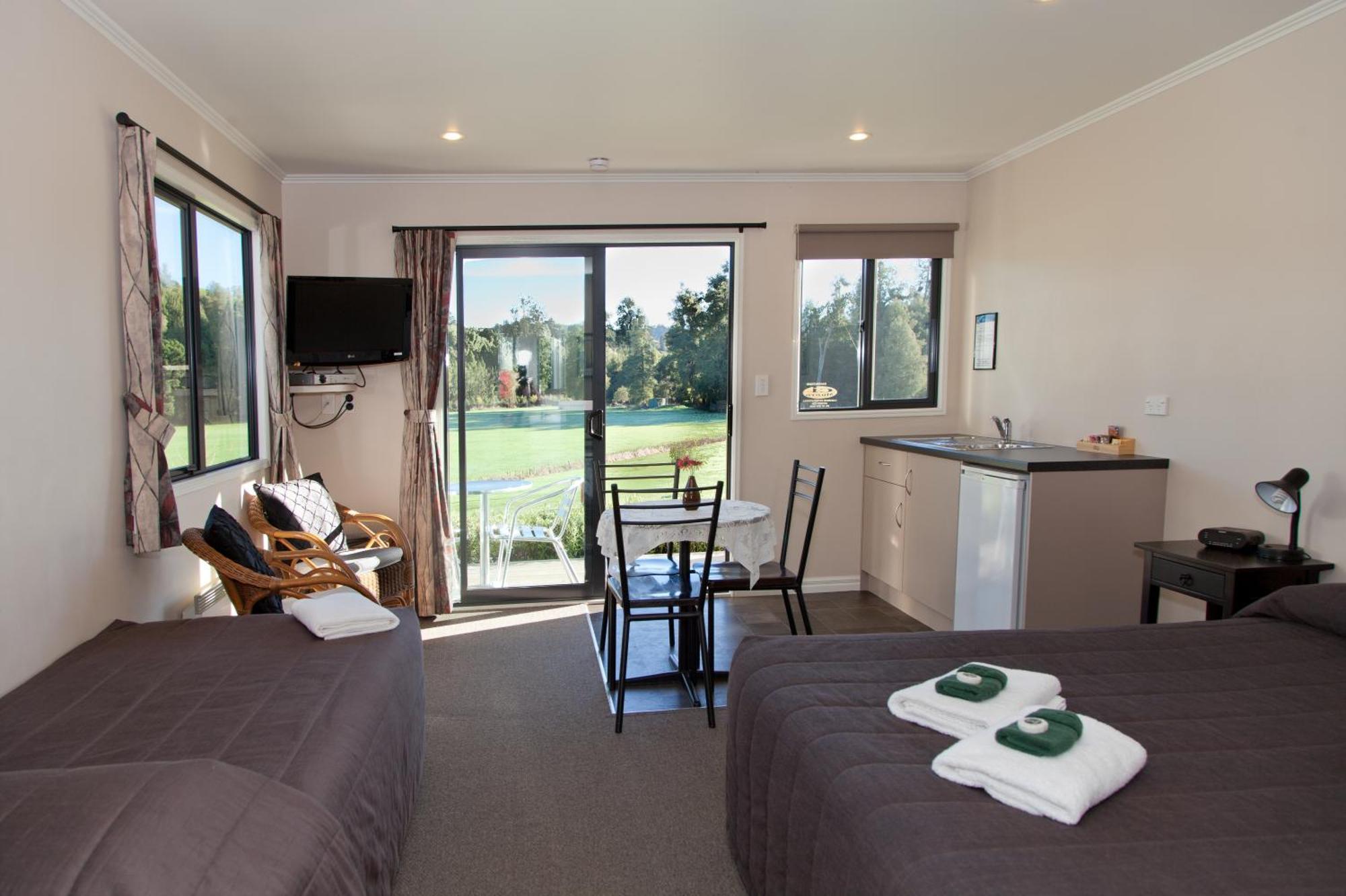 Waitomo Top 10 Holiday Park Ваітомо-Кейвс Номер фото
