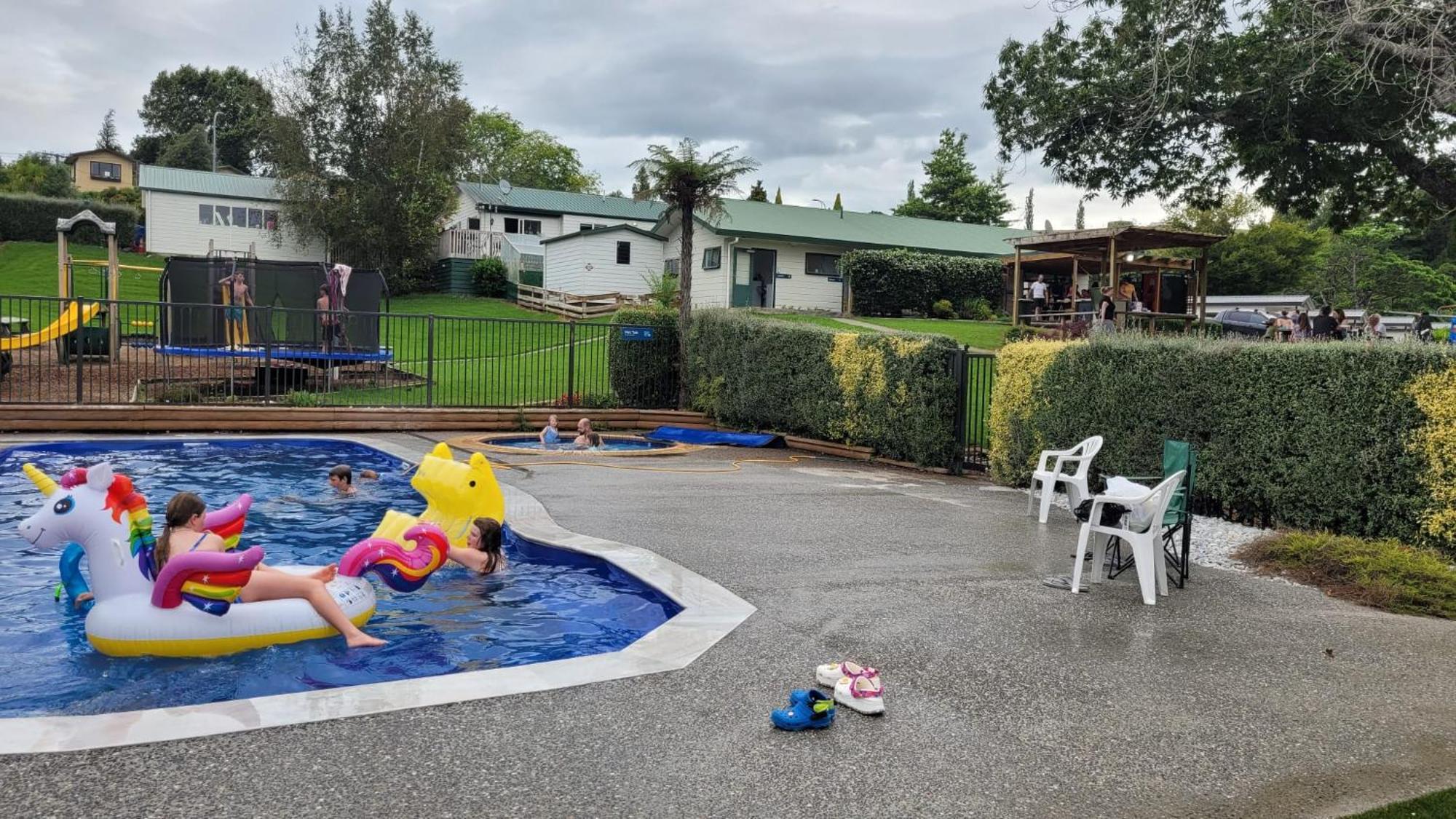 Waitomo Top 10 Holiday Park Ваітомо-Кейвс Екстер'єр фото