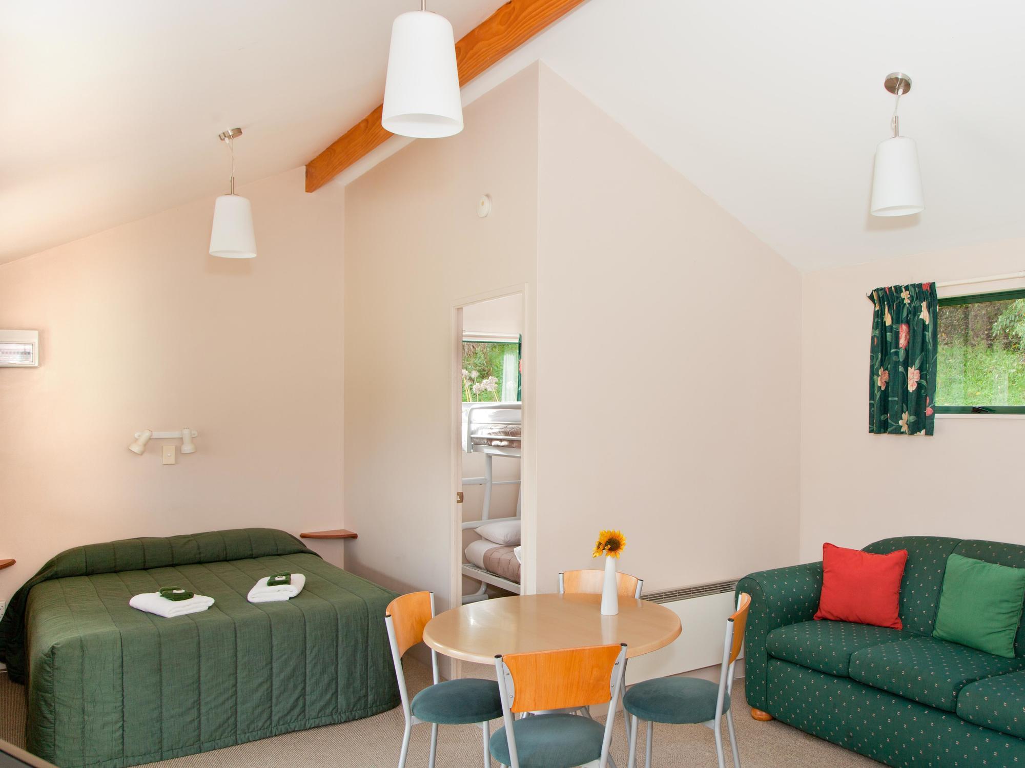 Waitomo Top 10 Holiday Park Ваітомо-Кейвс Екстер'єр фото