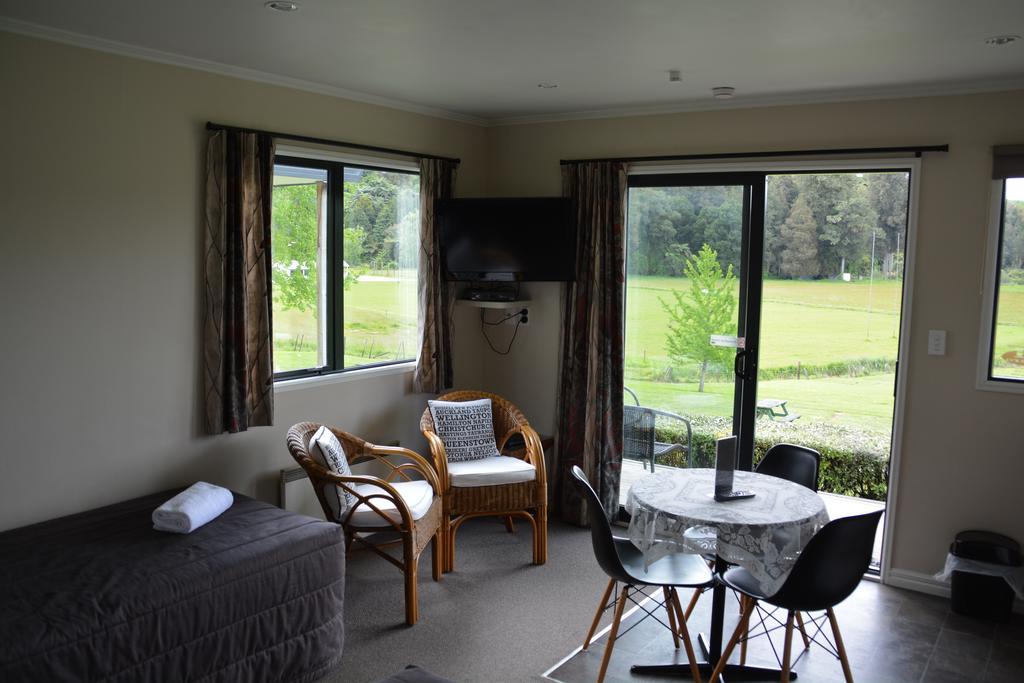 Waitomo Top 10 Holiday Park Ваітомо-Кейвс Екстер'єр фото