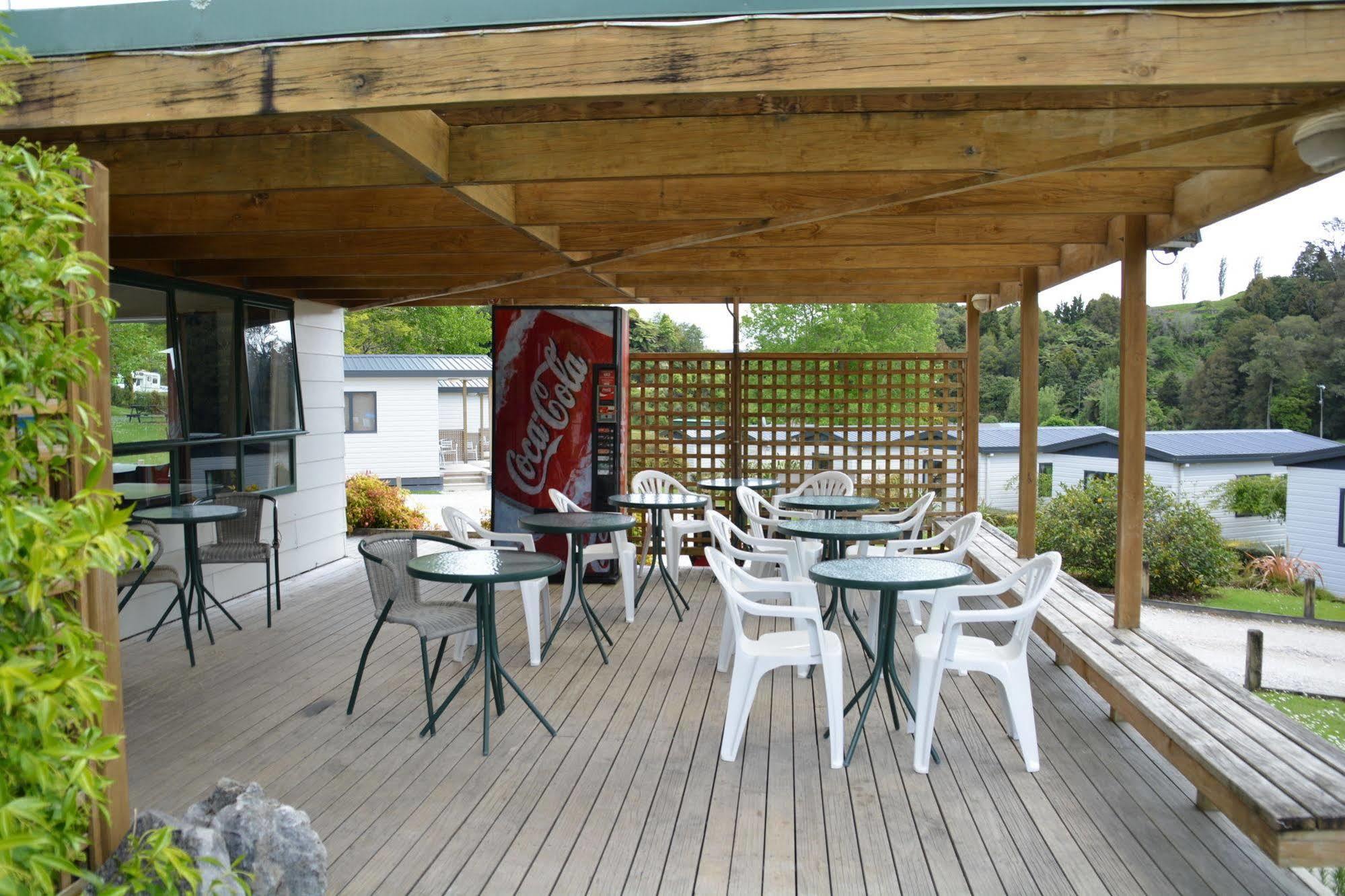 Waitomo Top 10 Holiday Park Ваітомо-Кейвс Екстер'єр фото