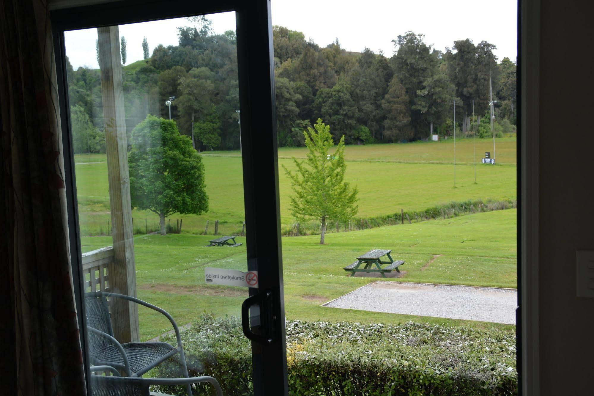 Waitomo Top 10 Holiday Park Ваітомо-Кейвс Екстер'єр фото